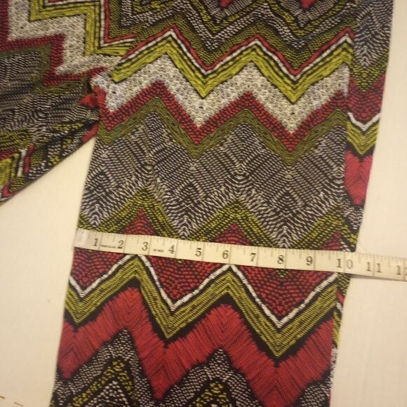 Glamour Chevron print wide leg V neck jumpsuit with key hole closure - Picture 10 of 12